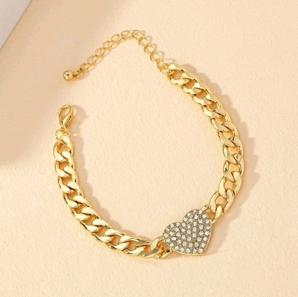 Rhinestone Heart cluster and link Decor‎ gold Bracelet For Woman. - Picture 3 of 4
